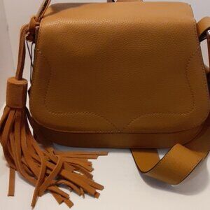 Vince Camuto Caramel Tal Crossbody Leather Saddle Purse w Horseshoe Hardware